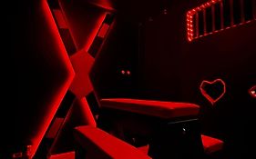 Love Room Les secrets interdits